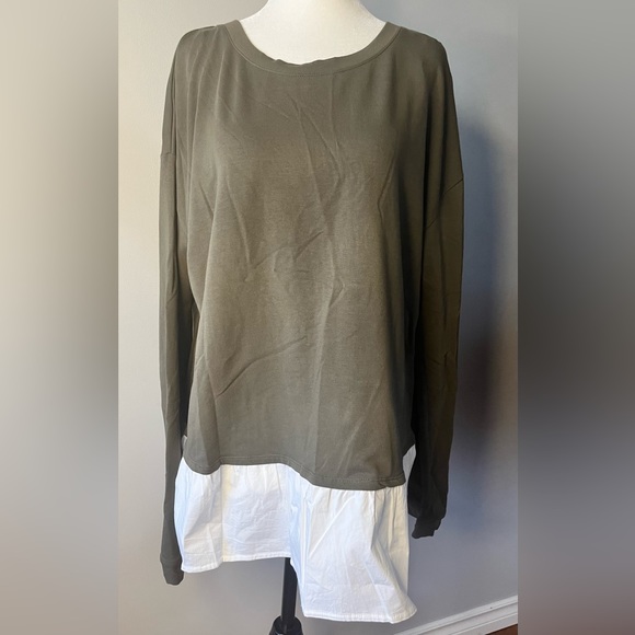 NWOT Vince Camuto Double Layered Top in Pristine Condition! - Picture 1 of 9